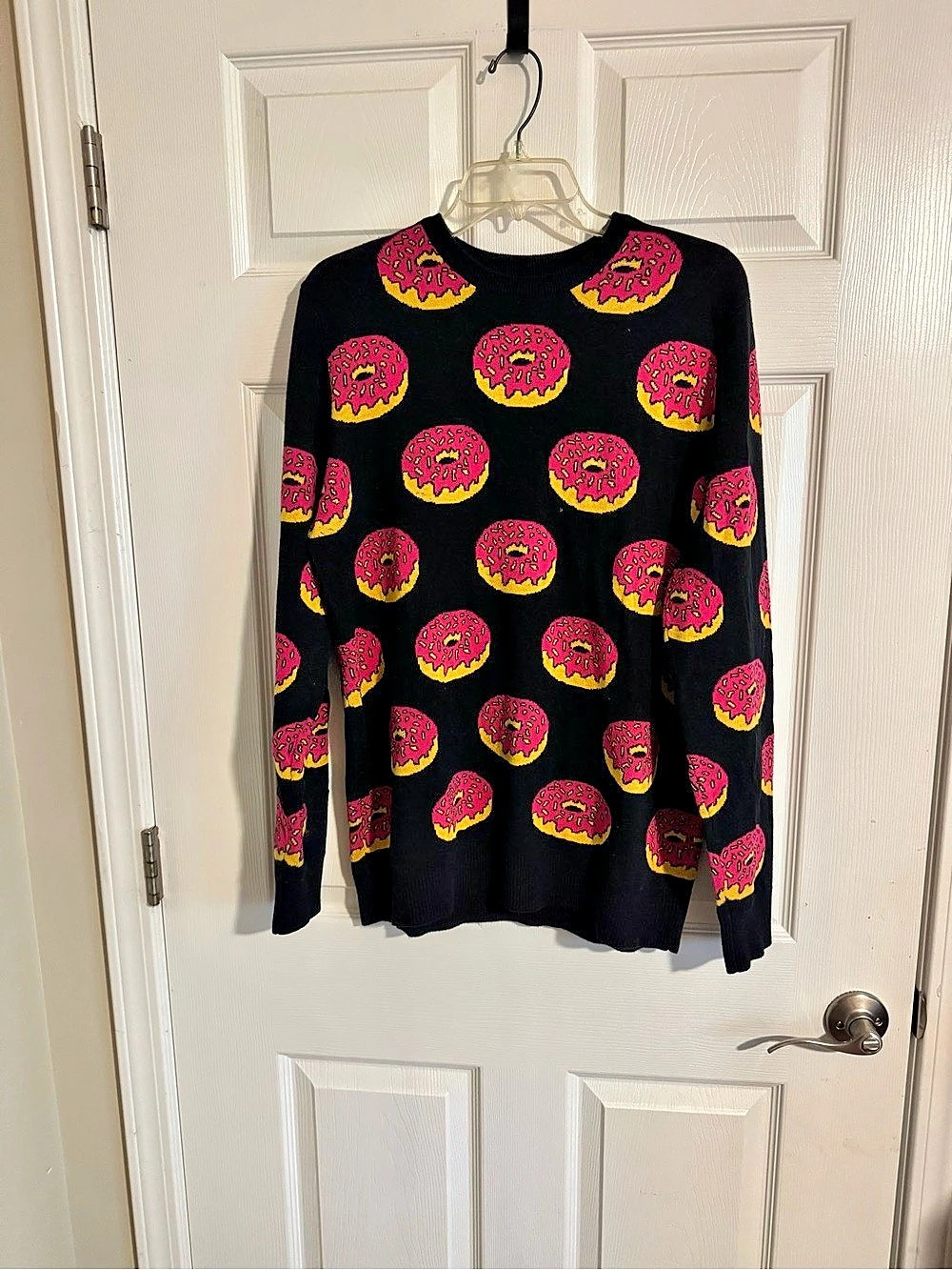 Forever 21 Donut Print Sweater Size Medium
